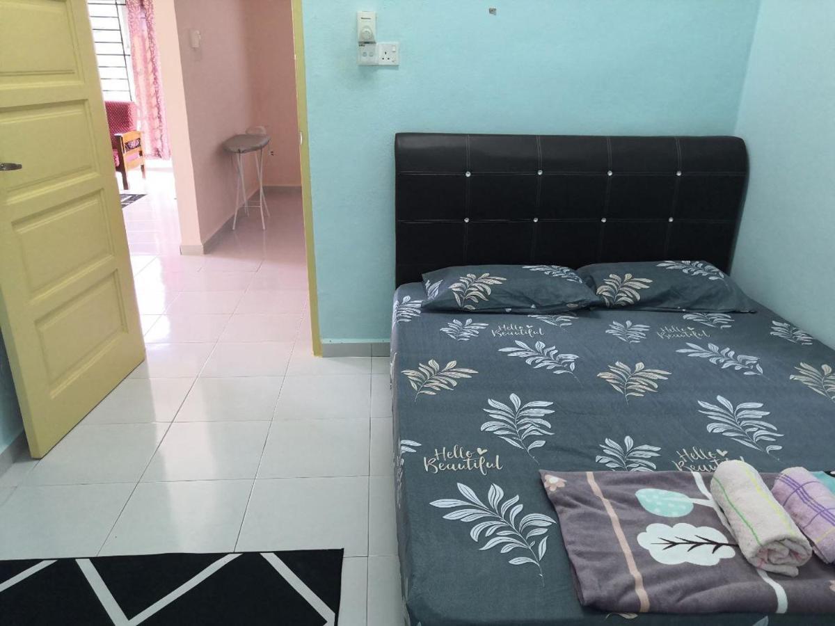 Ummi'S Homestay Besut Кампунґ-Куала-Бесут Екстер'єр фото