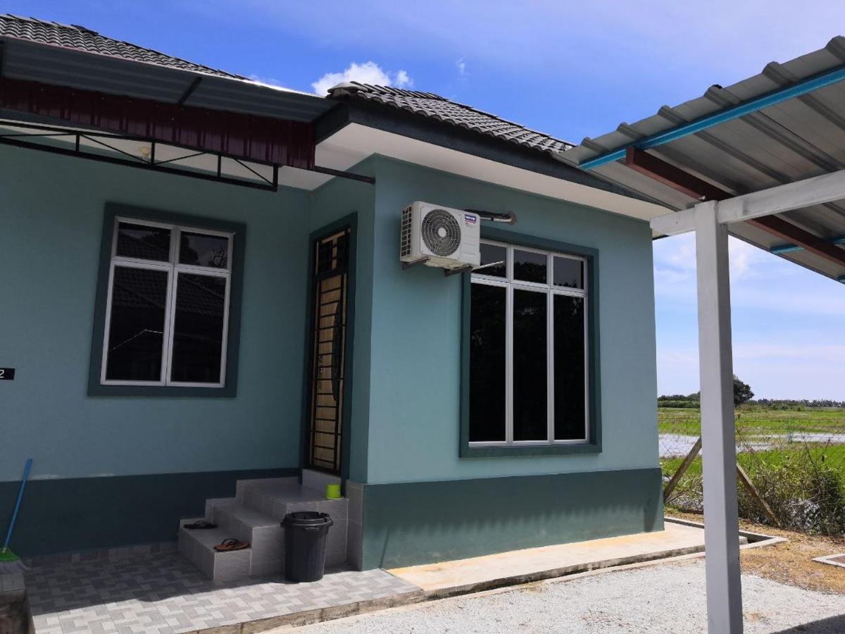 Ummi'S Homestay Besut Кампунґ-Куала-Бесут Екстер'єр фото