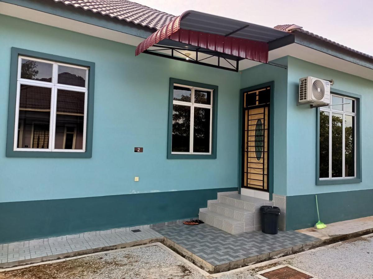 Ummi'S Homestay Besut Кампунґ-Куала-Бесут Екстер'єр фото